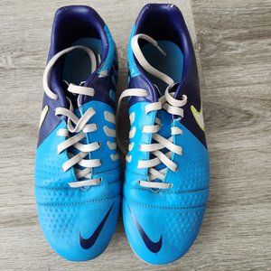 soccer cleats + shin guard sleeves